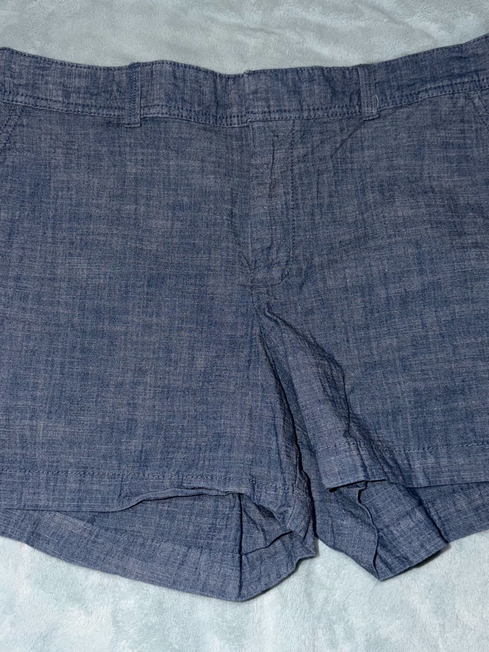 GAP Men's Chambray Flat-Front Shorts - Blue